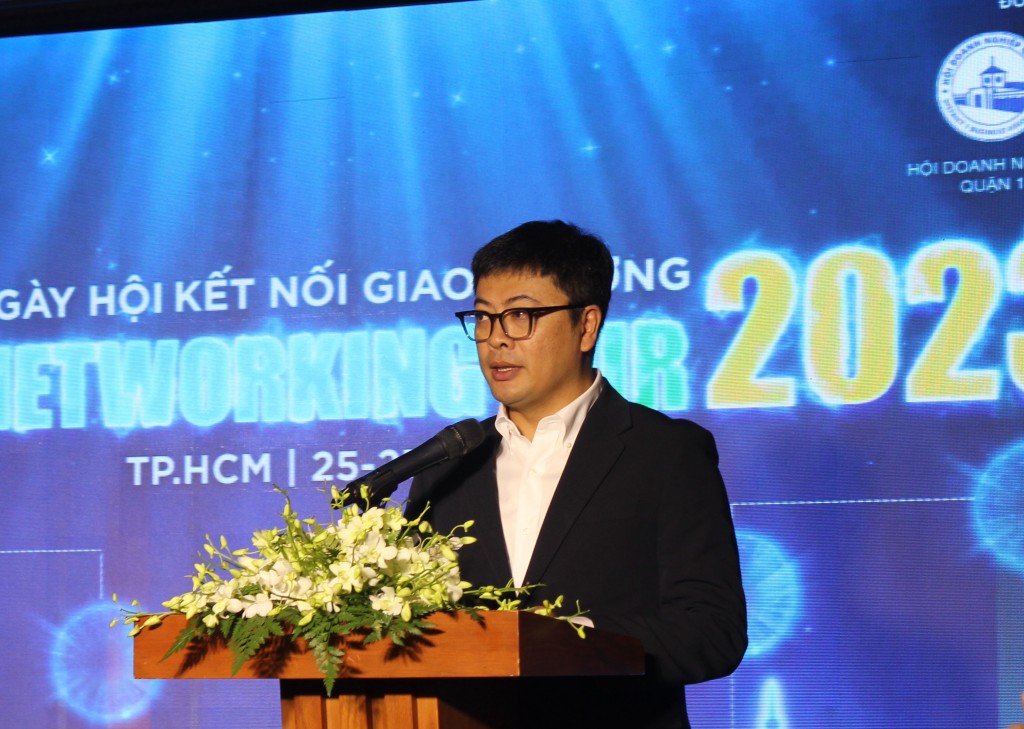 Phó Chủ tịch UBND Quận 1 Nguyễn Duy An phát biểu tại họp báo