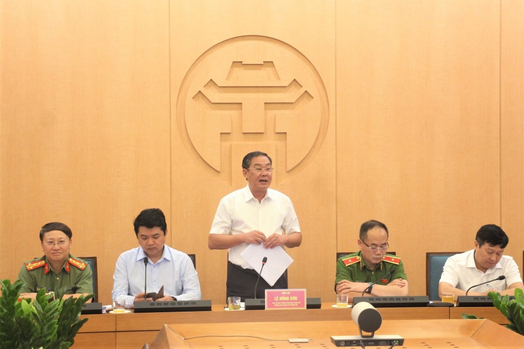 Phó Chủ tịch Thường trực UBND thành phố Hà Nội Lê Hồng Sơn kết luận hội nghị.