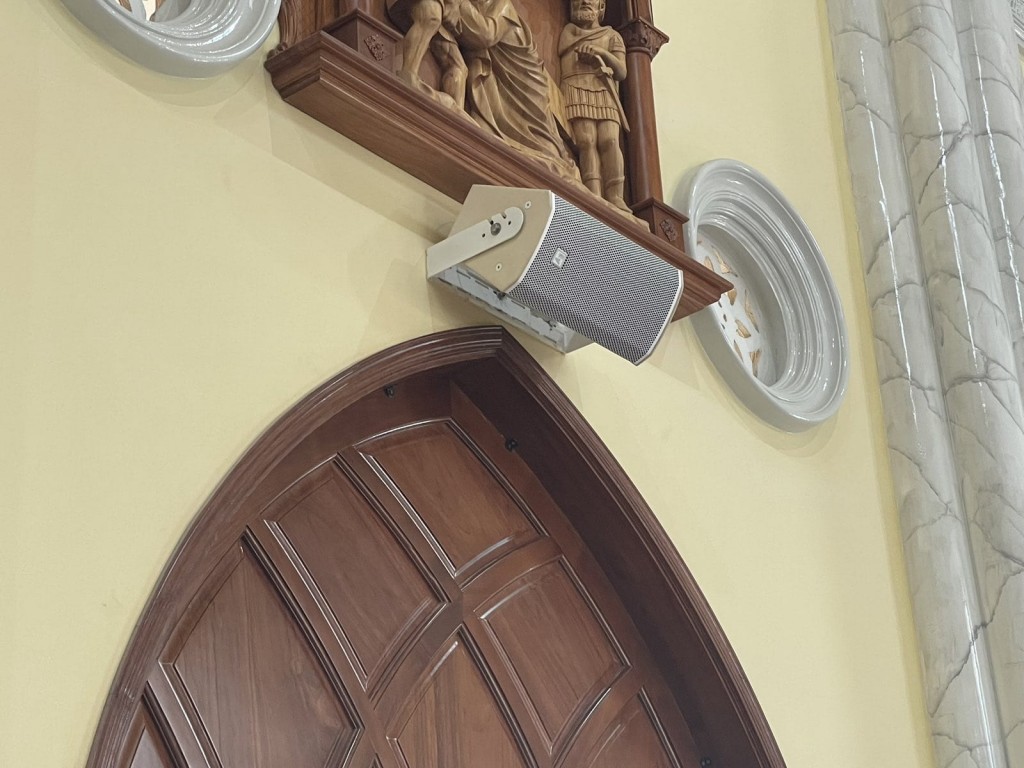 Hình ảnh hệ thống loa Electro-Voice được lắp đặt tại Dự án nhà thờ Bình Thuận