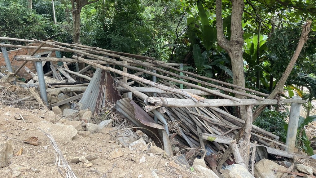 Đà Nẵng: Nhếch nhác rác thải sau tháo dỡ công trình trái phép
