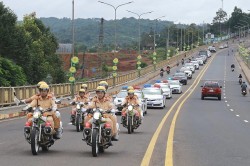 Công an Đắk Nông ra quân kiểm tra xe ô tô kinh doanh vận tải