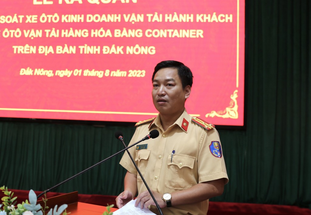Thượng tá Phạm Quốc Lập, Trưởng phòng CSGT Công an tỉnh Đắk Nông triển khai kế hoạch ra quân