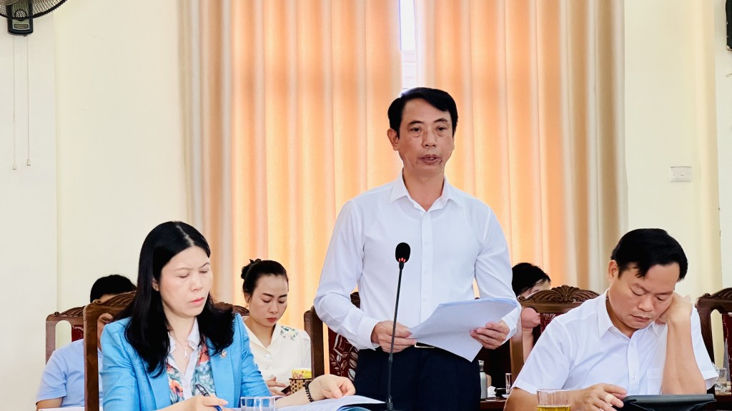 Đống chí Nguyễn Văn Chiến - Phó BT thường trực Quận ủy, Chủ tịch HĐND quận Cầu Giấy phát biểu tại buổi làm việc