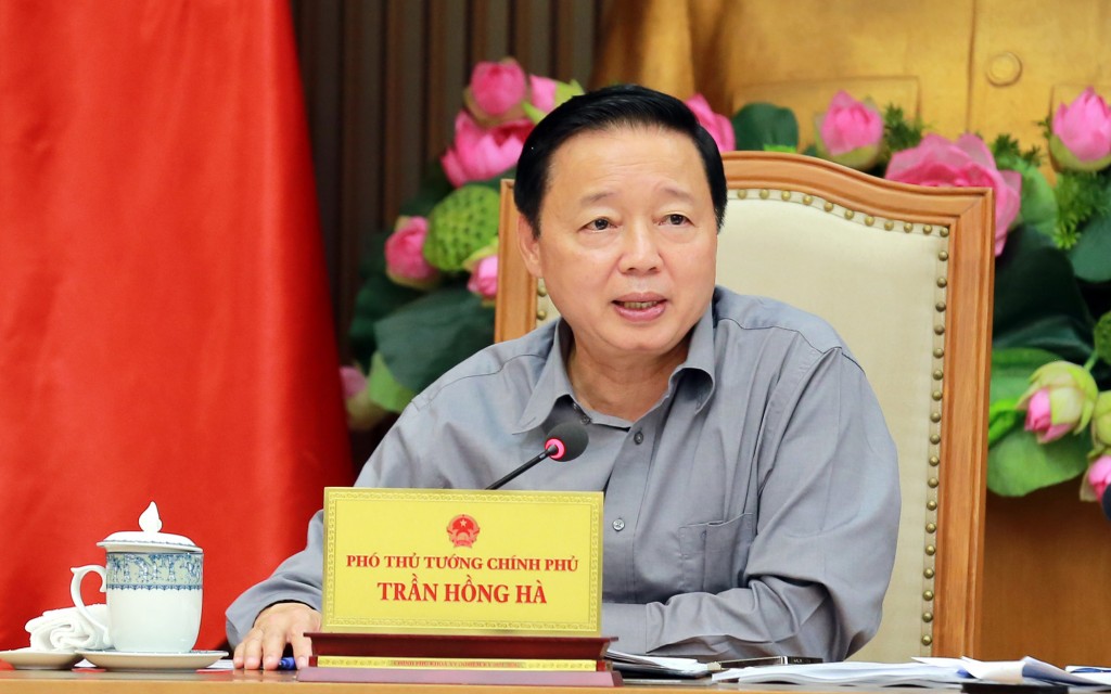 Phó Thủ tướng Trần Hồng Hà yêu cầu Bộ Xây dựng đánh giá tác động đầy đủ của thay đổi dự kiến về phạm vi, đối tượng điều chỉnh, nội dung chính sách trong dự thảo Luật Kinh doanh bất động sản - Ảnh: VGP/Minh Khôi