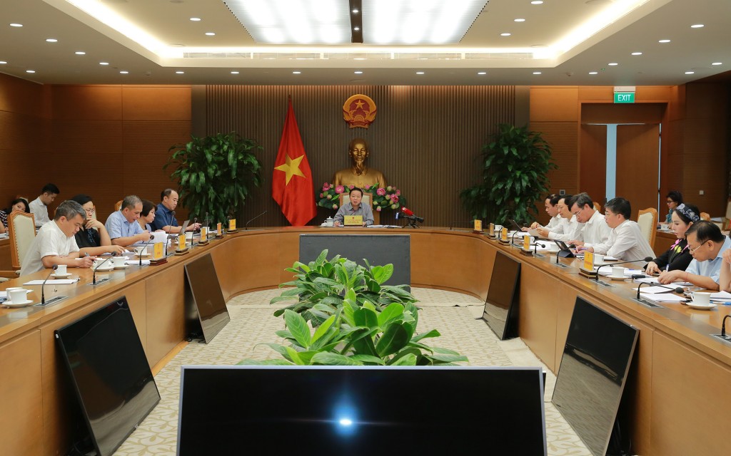 Phó Thủ tướng Trần Hồng Hà nhấn mạnh, quản lý hoạt động kinh doanh bất động sản phải bằng công cụ chính sách, chứ không thể dùng biện pháp hành chính - Ảnh: VGP/Minh Khôi