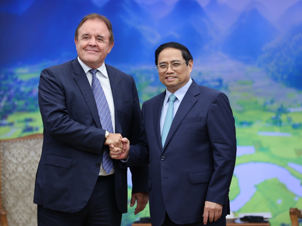 Thủ tướng Phạm Minh Chính tiếp ông Paul Blakeley, Chủ tịch, Tổng Giám đốc Công ty dầu khí Jadestone Energy Plc - Ảnh: VGP/Nhật Bắc