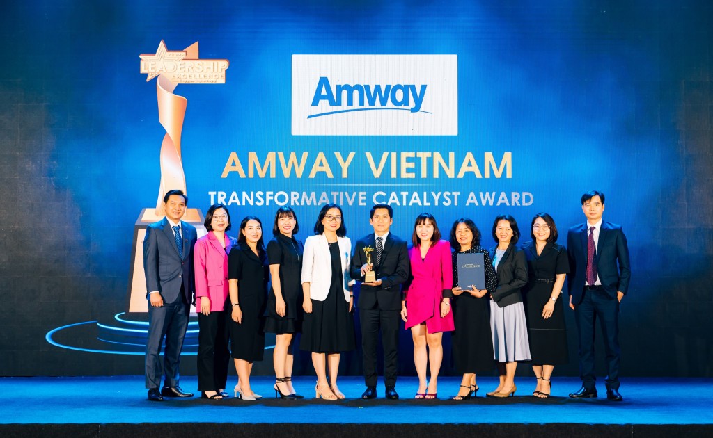 BGĐ Amway Việt Nam được vinh danh Giải thưởng Đội ngũ lãnh đạo đột phá do Anphabe Việt Nam bình chọn