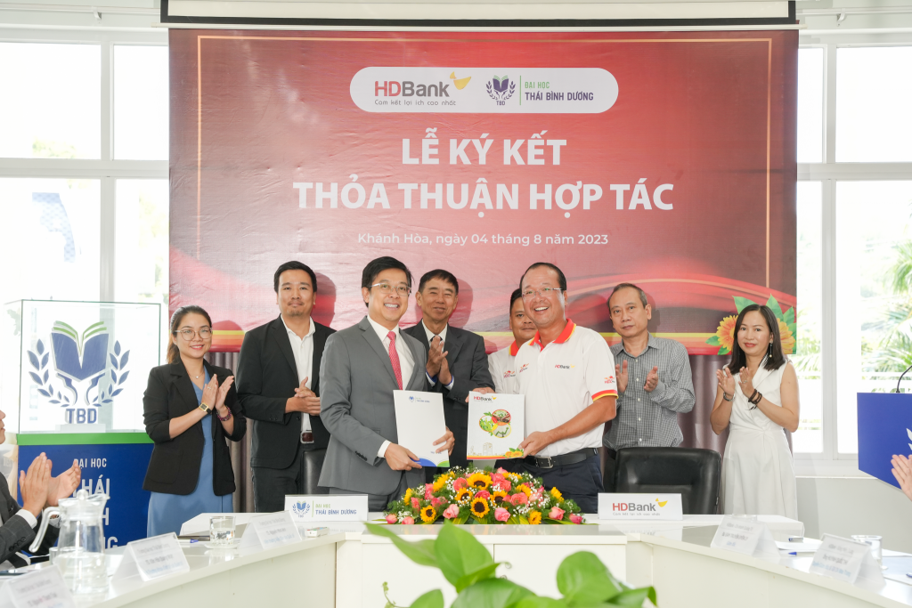 HDBank và Trường Đại học Thái Bình Dương ký kết thỏa thuận hợp tác, đánh dấu bước phát triển mới giữa hai bên