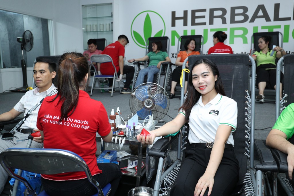 Thành viên độc lập và nhân viên Herbalife Việt Nam tham gia hiến 280 đơn vị máu