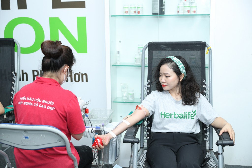 Thành viên độc lập và nhân viên Herbalife Việt Nam tham gia hiến 280 đơn vị máu