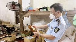 Khởi tố vụ án buôn bán mật ong giả tại huyện Hoài Đức