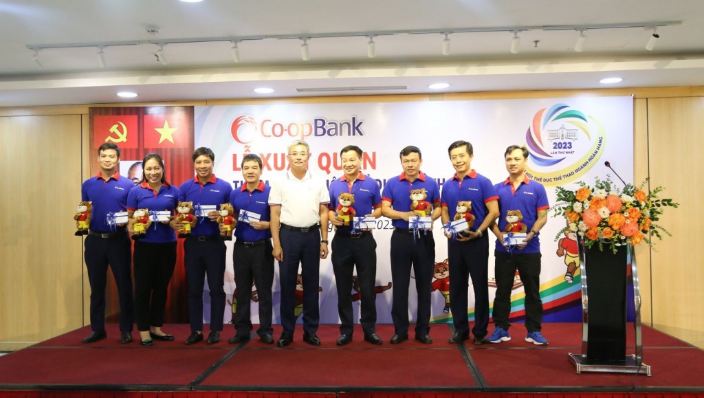 Co-opBank tổ chức lễ xuất quân tham dự Đại hội TDTT ngành Ngân hàng lần thứ nhất