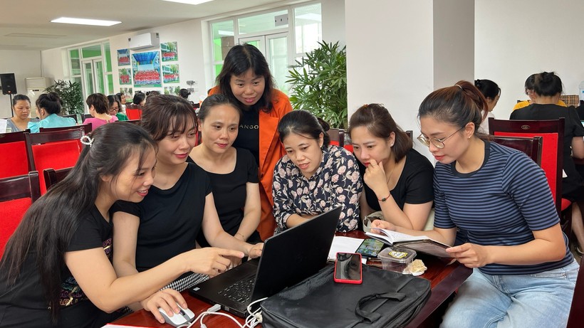 Giáo viên mầm non quận Ba Đình tham gia bồi dưỡng phương pháp STEAM trong dạy học