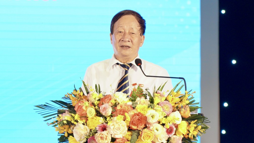 Bác Trần Hữu Mai, Trưởng ban liên lạc Cựu TNXP tình nguyện Tháng 8 Thủ đô trình bày diễn văn Kỷ niệm 60 năm Ngày truyền thống phong trào TNXP tình nguyện Tháng 8 Thủ đô