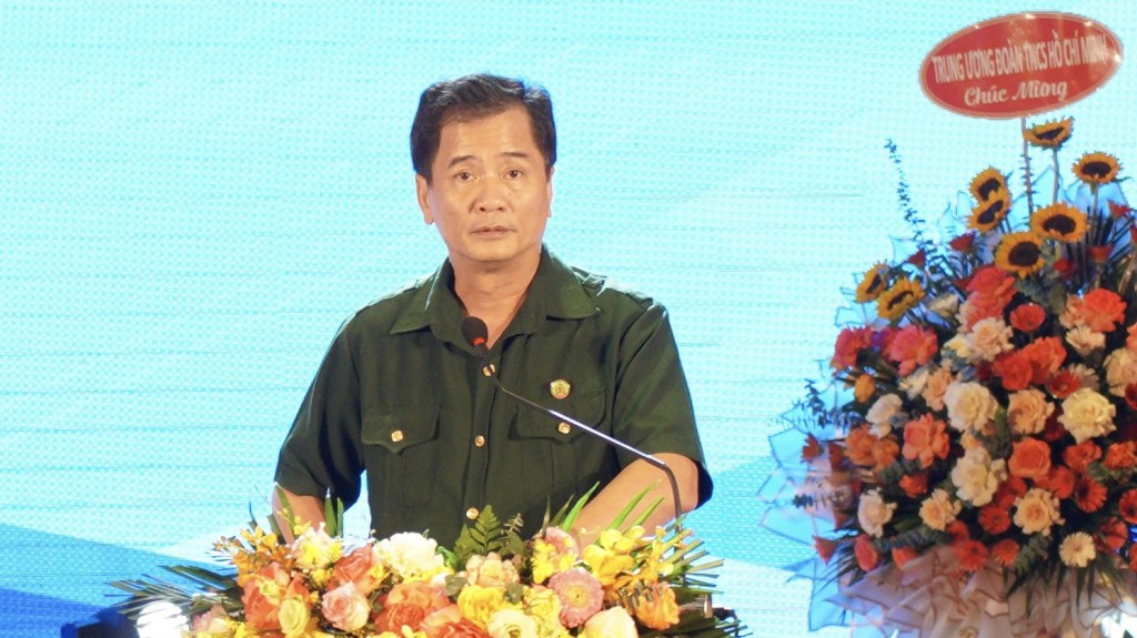 Chủ tịch Hội Cựu TNXP Thành phố Hà Nội Nguyễn Văn Đính phát biểu tại chương trình
