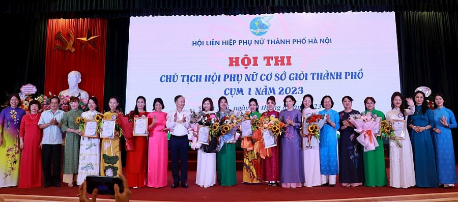 Tôn vinh, biểu dương thành tích của Chủ tịch Hội phụ nữ cơ sở