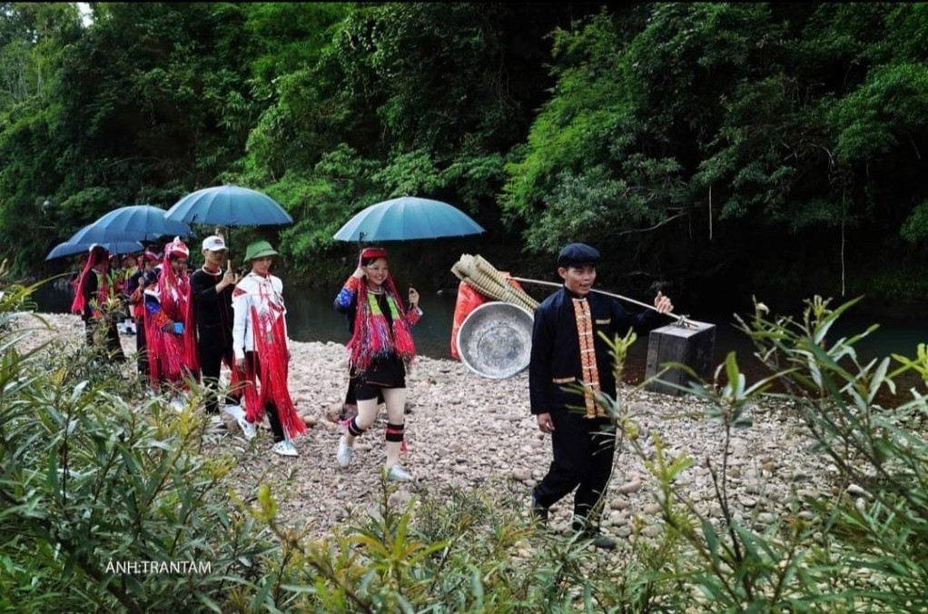 Lễ rước dâu của người Dao sẽ được tái hiện tại lễ hội đường phố - một trong những hoạt động nằm trong Tuần Văn hóa, Thể thao các dân tộc vùng Đông Bắc tỉnh Quảng Ninh năm 2023. Ảnh: Do TTTTVH huyện Tiên Yên cấp