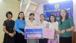Quận Ba Đình: Trao hỗ trợ kinh phí sửa chữa “Mái ấm Công đoàn”
