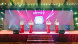 Tân Á Đại Thành ra mắt bình nước nóng Rossi 30