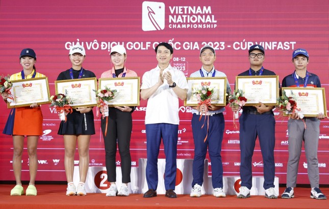 Golfer Nguyễn Nhất Long lên ngôi vô địch giải Golf quốc gia năm 2023 - Cúp VinFast