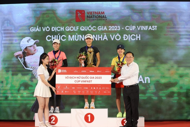 Golfer Nguyễn Nhất Long lên ngôi vô địch giải Golf quốc gia năm 2023 - Cúp VinFast