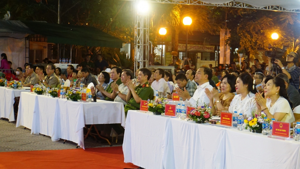 Những bước chân lặng lẽ: Chương trình nghệ thuật hoành tráng, giàu cảm xúc