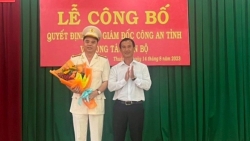 Công an tỉnh Bình Dương trao quyết định về công tác cán bộ