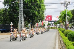 Kon Tum:  Ra quân tổng kiểm soát xe vận tải hành khách và hàng hóa