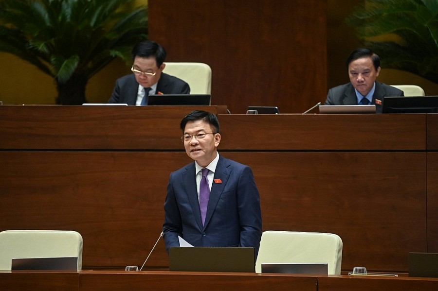 Bộ trưởng Bộ Tư pháp Lê Thành Long trả lời chất vấn Bộ trưởng Bộ Tư pháp Lê Thành Long trả lời chất vấn