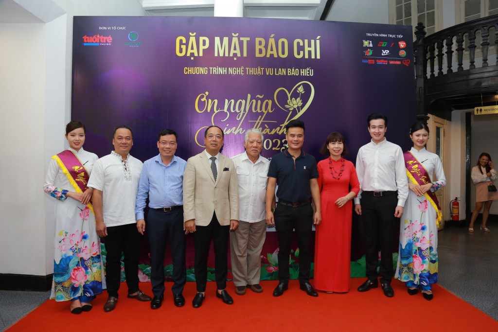 Ca sĩ Ngọc Ký dành tặng bài hát cho cha kính yêu