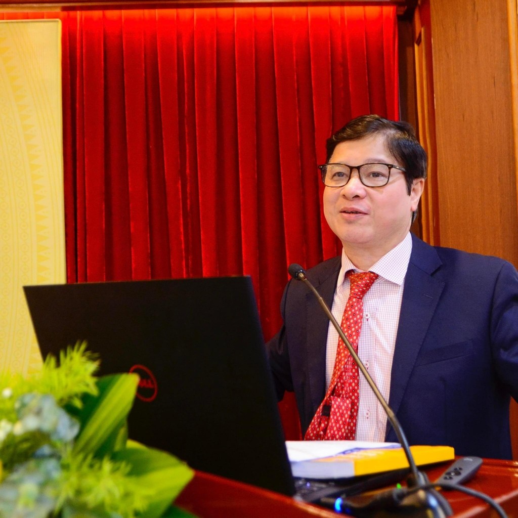 GS.TS Phạm Quang Trung, Giám đốc Học viện Quản lý Giáo dục đưa ra nhiều lời khuyên cho các bạn tân sinh viên