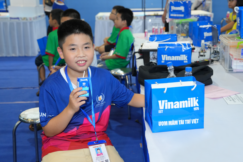 Vinamilk tiếp sức 