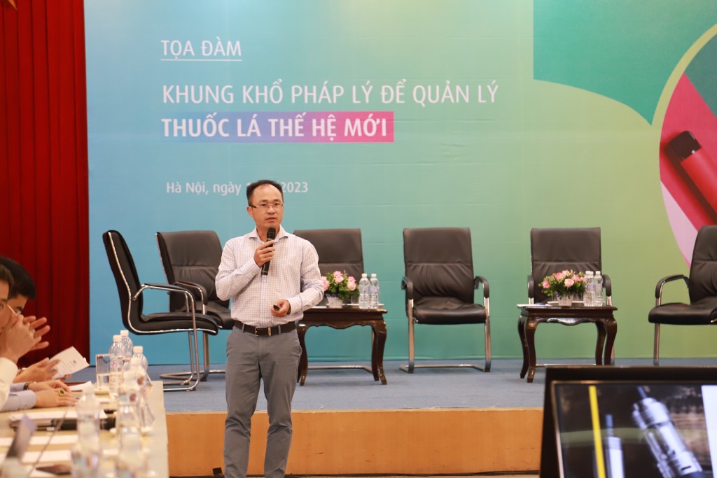 Ông Phạm Đình Thưởng (Nguyên Phó Vụ trưởng Vụ Pháp chế, Bộ Công Thương) chia sẻ về kinh nghiệm quốc tế trong việc quản lý TLTHM