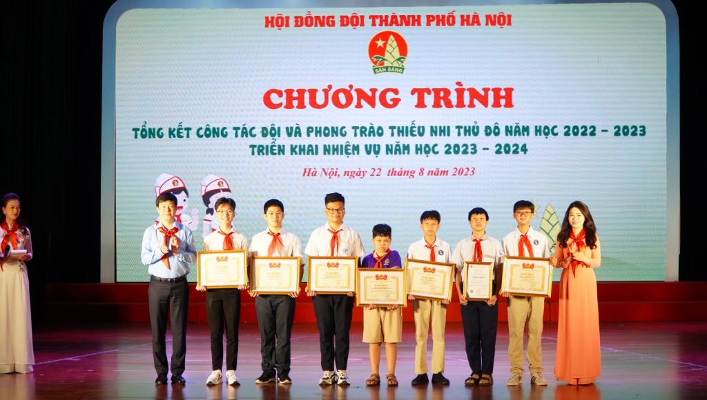 Hội đồng Đội Thủ đô tiếp tục phát huy vai trò tiên phong, xung kích và sáng tạo Hội đồng Đội Thủ đô tiếp tục phát huy vai trò tiên phong, xung kích và sáng tạo