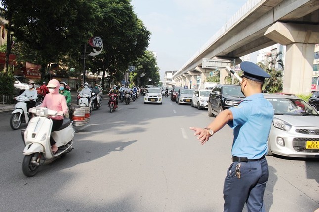 Hà Nội: Thanh tra Sở Giao thông vận tải ứng trực tại 41 vị trí ùn tắc