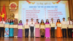 Trường THCS Nguyễn Trãi vinh dự nhận danh hiệu “Tập thể lao động xuất sắc”