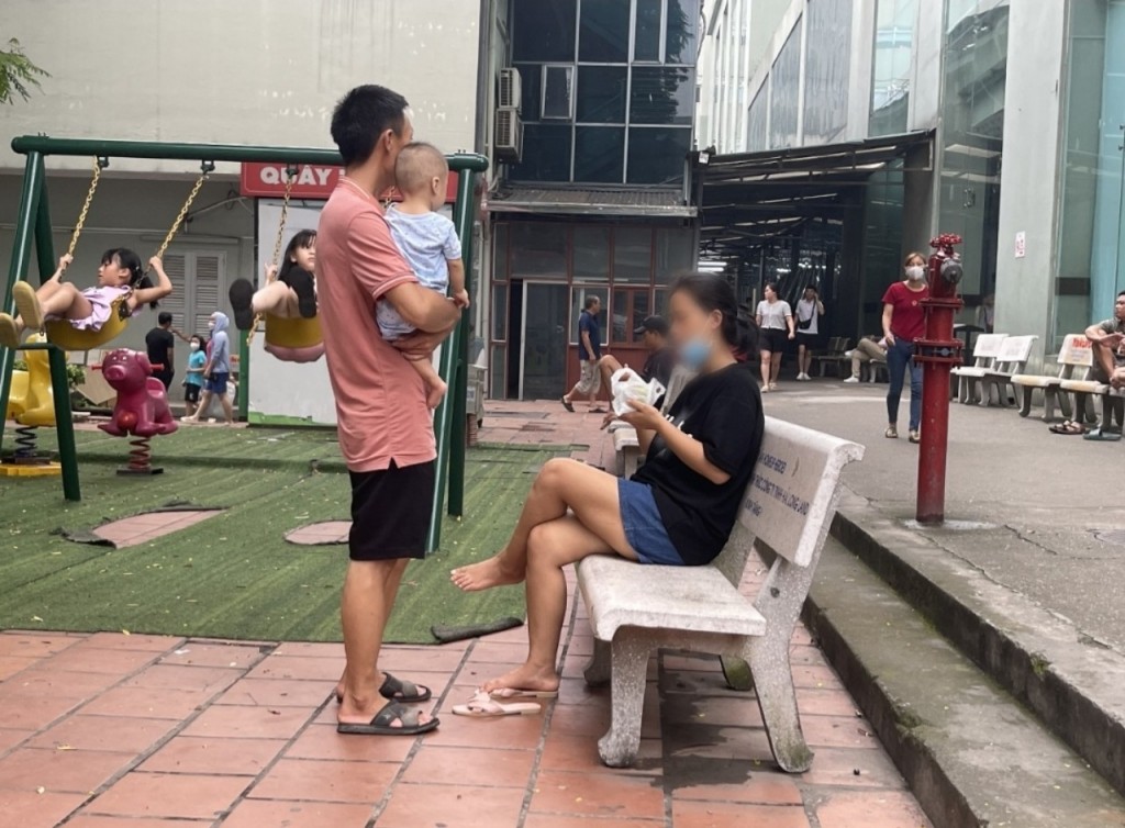  Chưa đầy một tuổi nhưng bé Minh ngày nào cũng phải truyền thuốc