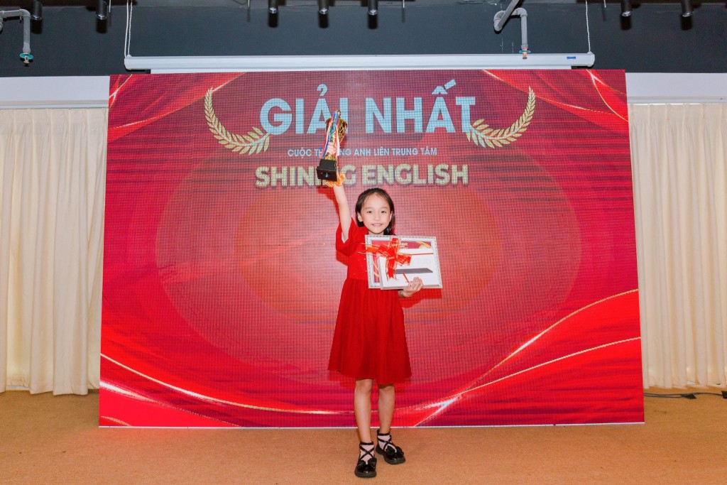 Em Lê Trần Như Bảo - Quán quân U10 cuộc thi Shining English 2023