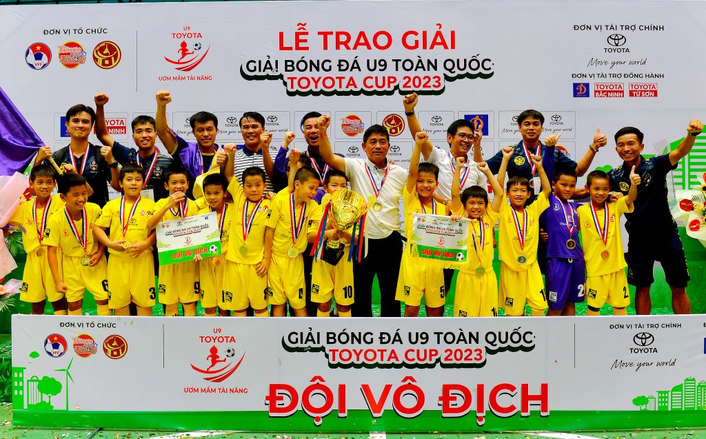 CLB BĐ Hà Nội giành ngôi vô địch giải Bóng đá U9 toàn quốc