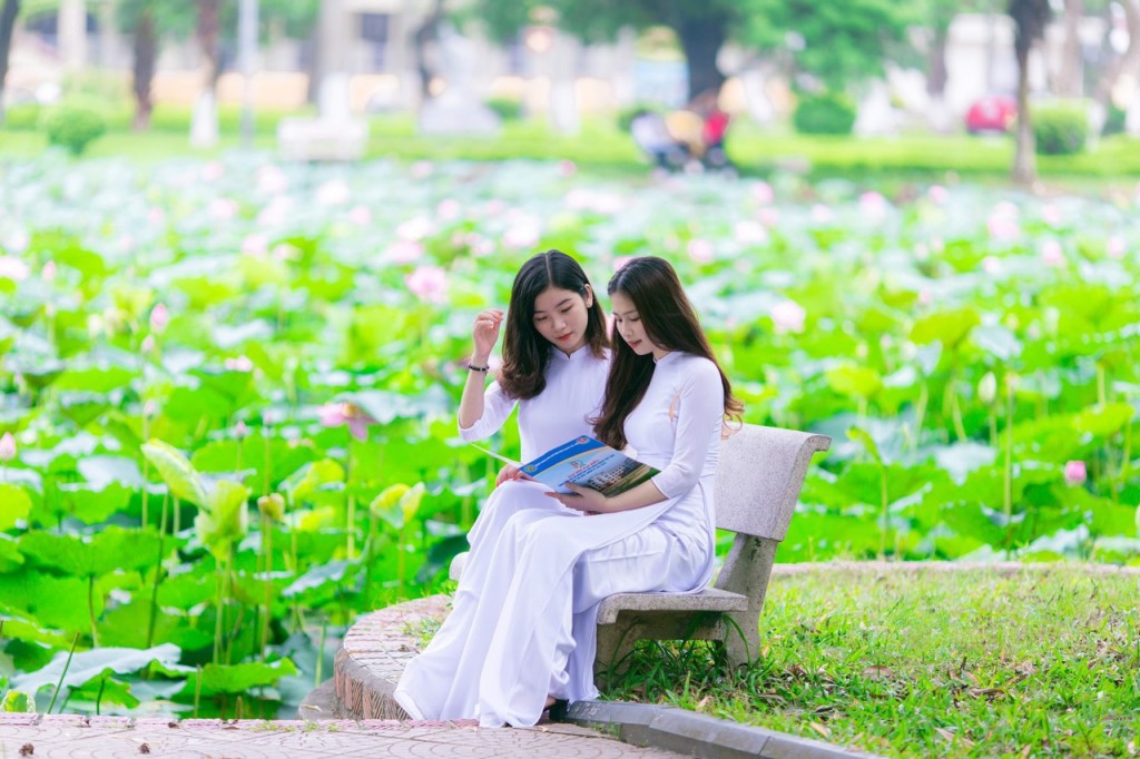 Học viện Nông nghiệp Việt Nam trao tặng học bổng cho tân sinh viên trong lễ khai giảng năm 2022
