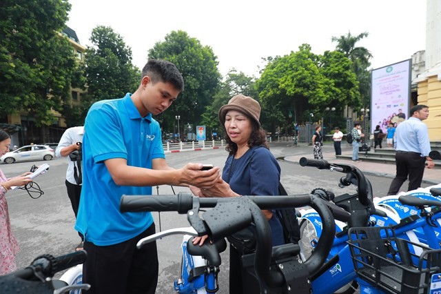 Dự án xe đạp công cộng tại Hà Nội chính thức đi vào hoạt động