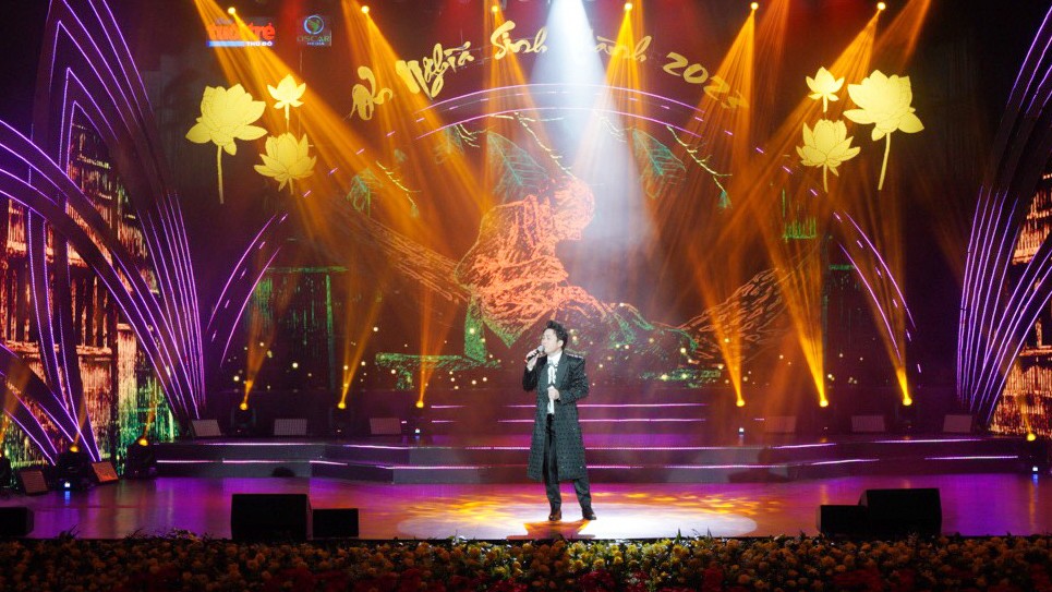 Ca sĩ Tùng Dương đưa khán giả vào cao trào cảm xúc “Ơn nghĩa sinh thành”