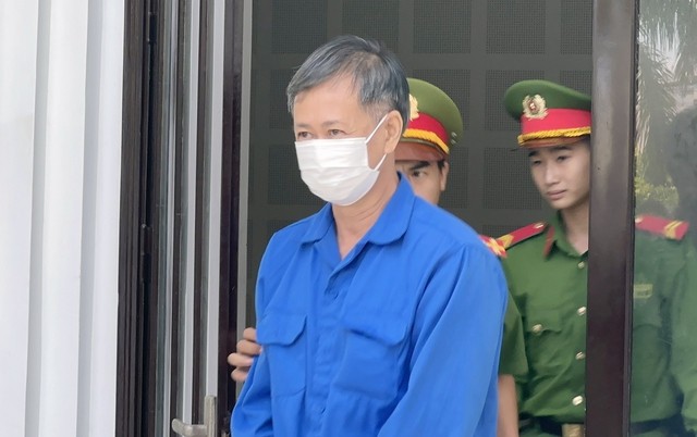 Cùng thuộc cấp tham ô tài sản, cựu Giám đốc CDC Đà Nẵng lãnh 11 năm tù giam