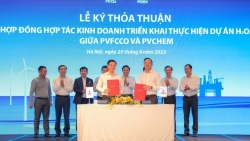 PVFCCo và PVChem ký kết hợp đồng hợp tác kinh doanh dự án Nhà máy sản xuất nước Oxy già