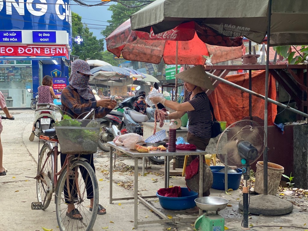 Nỗi lo thực phẩm “bẩn” ở chợ dân sinh