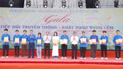 Gala “Nối tiếp truyền thống - Khát vọng vươn lên”