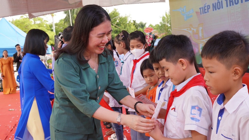 Thái Bình: Vinh danh học sinh xuất sắc, phát huy truyền thống hiếu học