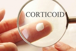 Suy tuyến thượng thận do lạm dụng thuốc xịt mũi chứa corticoid