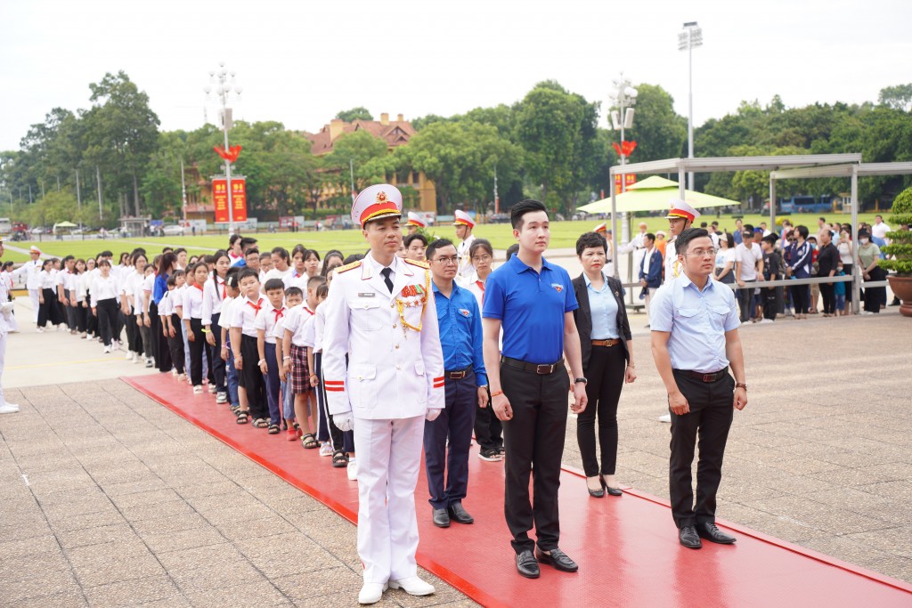 110 "Người con hiếu thảo" báo công dâng Bác