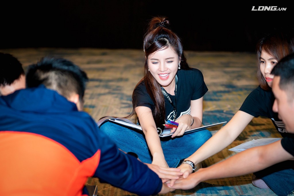 Nữ doanh nhân Nguyễn Khánh Hoài luôn tích cực tham gia các hoạt động thiện nguyện và truyền cảm hứng cho các bạn trẻ